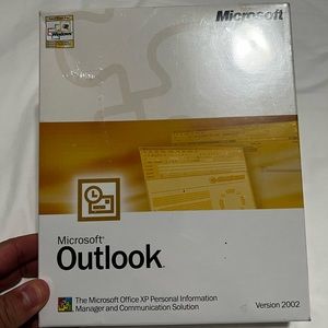 Microsoft Outlook Version 2002 Windows 32 Bit English NA CD.